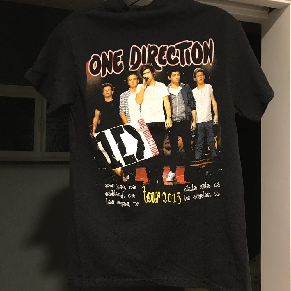 One Direction 2013 Tour Shirt - Picture 2 of 4